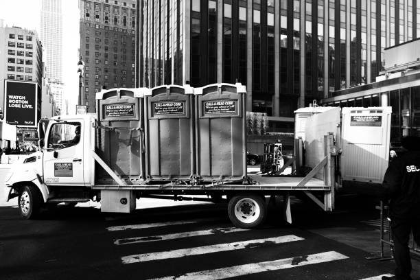 Best Portable restroom trailer rental  in Seminole Manor, FL